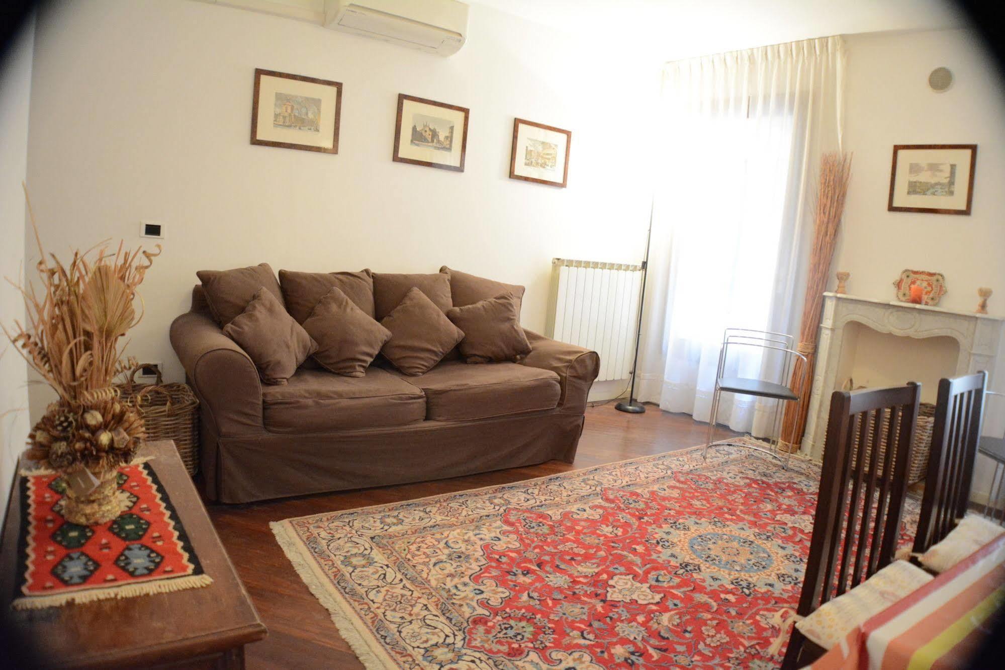Sunny Apartment Venice